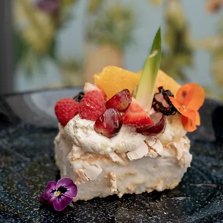 Отель Whitford House 4*