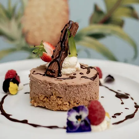 Отель Whitford House 4*