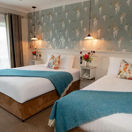 Отель Whitford House