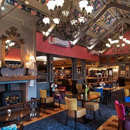 فندق Whitford House